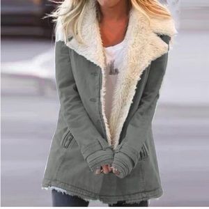 Women’s New XXL Fleece Lined Button Up Collared Utility Jacket.